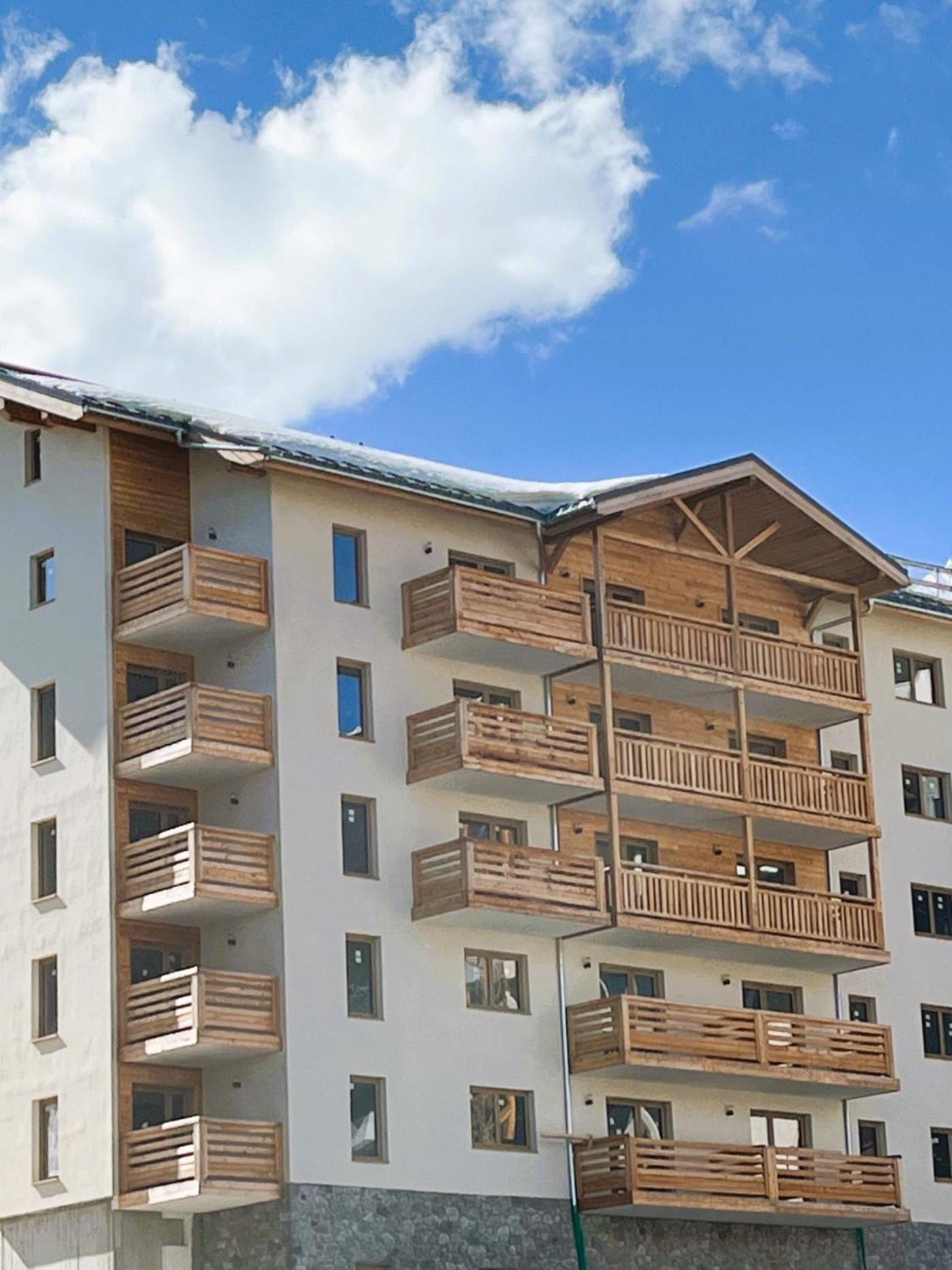 Residence Arya - Living Stone Vars  Luaran gambar