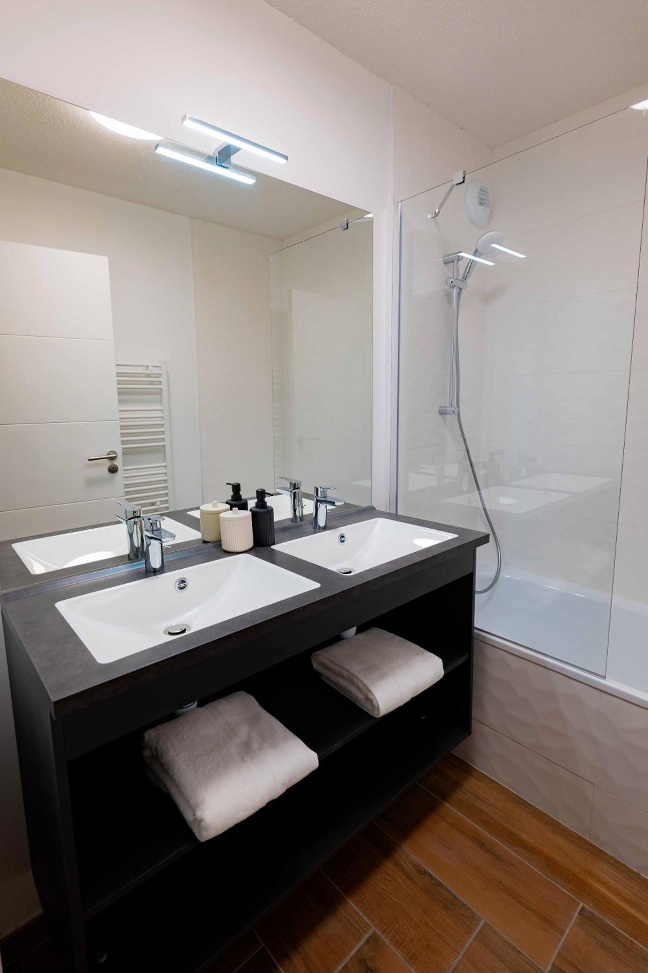 Residence Arya - Living Stone Vars  Luaran gambar